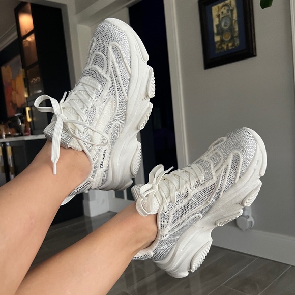 New white Steve Madden sneakers with silver rhinestones size 8M - Picture 1 of 8